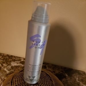 Monat Glossy Shine Mist